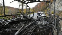 Pogledajte što je ostalo od zapaljenog autobusa koji je prevozio djecu