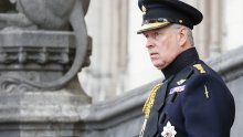 Princ Andrew se povlači iz javnog života nakon afere Epstein