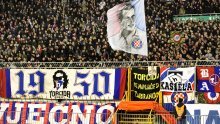 Torcida se požalila na zakon, termin utakmice s Dinamom, tretman i suca, a onda 'iz dišpeta' najavila 'desant' na Maksimir: 'Svi u Zagreb!'