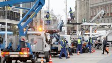 [FOTO/VIDEO] Teška mašinerija je stigla! Krenulo blagdansko ukrašavanje Zagreba, pogledajte kako napreduju radovi