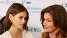 Evo što Cindy Crawford zapravo misli o vezi svoje 18- godišnje kćeri i serijskog zavodnika