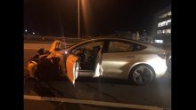 Još jedan incident s Teslinim autopilotom; Model 3 udario u parkirani policijski automobil!