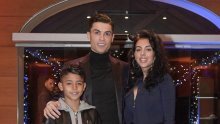 Ponovno pokazao da mu je obitelj na prvom mjestu: Cristiano Ronaldo s atraktivnom zaručnicom i najstarijim sinom u izlasku