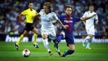 Opsadno stanje u Barceloni; večeras se igra 243. El Clasico, Modrić u gostima kod Rakitića