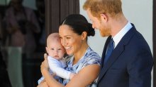 Preslatka božićna čestitka Meghan Markle, princa Harryja i Archieja raznježila je jedan dio javnosti, a drugi razbjesnila