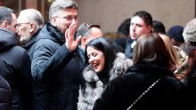 [FOTO] Plenković izišao na kavu u grad; evo s kim se družio na zagrebačkoj špici