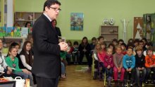 Jovanović šokirao učitelje i profesore: Nema novca za prijevoz