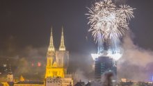 [VIDEO/FOTO] Pogledajte kako se na hrvatskim trgovima dočekala Nova 2020.