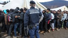 Ilegalni migranti iz Bihaća preseljeni u novi prihvatni centar kod Sarajeva