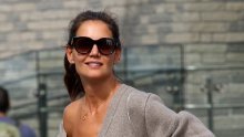 Ogrnite se u pletivo: Zara je upravo lansirala jeftiniju verziju popularnog kompleta koji je proslavila Katie Holmes