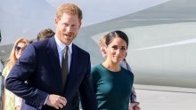 Kraljica Elizabeta II mislila je Meghan i Harryju oduzeti titule no nije željela izgledati sitničavo