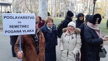 [VIDEO] 'Mnogo godina kolače ti nosila...': Bandića izviždali aktivisti, zatim došli i u sudnicu, s njima i Dario Juričan