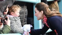 Kate Middleton uputila ispriku trogodišnjakinji, djevojčica joj odgovorila: 'Mislila sam da ćeš izgledati kao Pepeljuga'