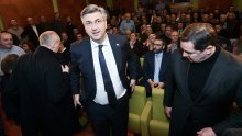 Plenković s protukandidatima u Dubravi: 'Od malih ugriza HDZ neće biti slabiji, samo će se osnažiti'