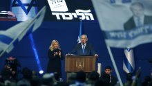 Uskoro će na sud zbog mita i korupcije, ali svejedno je na korak od premijerske fotelje: Kako je Netanyahu uspio ostati u sedlu?