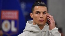 Zabrinuti Cristiano Ronaldo iz karantene uputio emotivnu poruku cijelom svijetu: Govorim vam kao sin, otac, čovjek...