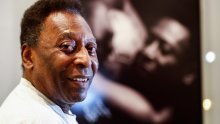 Legendarni Pele na pitanje tko su najbolji nogometaši svih vremena opet nije spomenuo Maradonu, a sebe je stavio na vrh