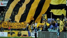 Fanatični navijač prekršio pravila karantene, AEK mu platio kaznu i još ga nagradio