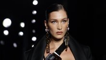 Molbe frizera da se ljudi u izolaciji 'ostave škara' nije poslušala manekenka Bella Hadid