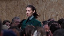 Bella Hadid odbacila višak krpica i odradila još jednu modnu kampanju u karanteni