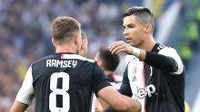 Juventusov veznjak zbog kojeg sve slavne osobe strahuju za život komentirao kakva je zaista osoba Cristiano Ronaldo