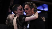 Nakon Oscara stiže najveća nagrada: Joaquin Phoenix čeka svoje prvo dijete s Rooney Marom