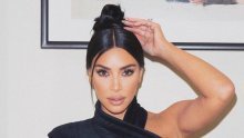 Kim Kardashian lansirala i u jednom danu prodala cijelu liniju maski za lice