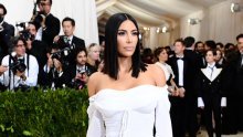 Nova kreacija Kim Kardashian podijelila je mišljenja: Neki misle da je pretjerala, drugi je hvale