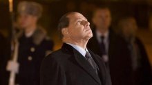 Berlusconi pobunjenicima ponudio maslinovu grančicu