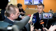 Česi protjerali dvoje ruskih diplomata nakon širenja lažnih priča o trovanju političara