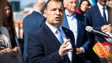 Beroš smirivao javnost zbog rasta oboljelih od koronavirusa kada ga je dočekalo neugodno pitanje o socijalnoj distanci