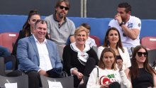 Bivša predsjednica Kolinda Grabar Kitarović uz supruga Jakova pratila Čilićev meč u Zadru