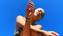 Nije sramežljiva: Rita Ora ovih dana ne izlazi iz bikinija