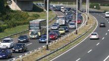 Za vikend na autocestama 26 posto manje vozila nego lani