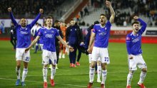 Evo gdje možete gledati derbi između Dinama i Hajduka; ali kada vidite koliko je Dinamo osvojio bodova više, teško je govoriti o derbiju