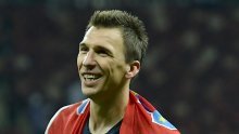 Mario Mandžukić uživa u ljetu, moru i svira 'no good' note