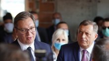 Dodik ponudio Vučiću da 'mijenja' RS za Kosovo, Vučić suzdržan