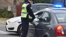 Muškarac koji je divljao po Kaštelima te bježao policiji već od ranije ima preko 100 kaznenih i prekršajnih prijava; sada ih je dobio još