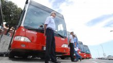 Učenici brutalno pretukli vozača gradskog autobusa