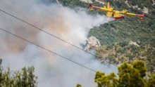 Požar kod vjetrenjača kraj Šibenika lokaliziran nakon što je opustošio osam hektara