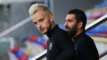 Legendarni Turčin Arda Turan vratio se u voljeni klub; tukao je suce i novinare, prijetio mu je višegodišnji zatvor zbog nasilja, a Barca ga se odavno odrekla