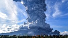 U Indoneziji se probudio vulkan; Mount Sinabung izbacio stup pepela 5 kilometara