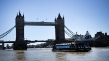 Zaglavio se londonski Tower Bridge