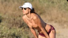 Alessandra Ambrosio pobjegla na Maldive i sve oduševila bikinijem koji slavi njezinu nevjerojatnu figuru