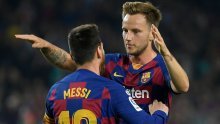 Ivan Rakitić emotivnim se govorom oprostio od Barcelone, a na kraju je poslao znakovitu poruku Leu Messiju