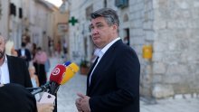 Milanović o prosvjedu: Idiokracija je ići pred domove i govoriti da je korona mačji kašalj