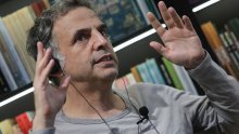 Etgar Keret u Zagrebu: Izraelski pisac čija proza pretvara život u lunapark