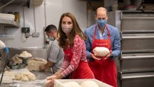 Kate Middleton i princ William pokazali svoju drugu stranu: Primili se posla i pokazali kako mijese kruh