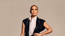 Tko bi joj mogao odoljeti? Jennifer Lopez zavodi samo u košulji i čizmama