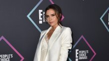 Victoria Beckham šokirala obožavatelje objavom obnažene manekenke